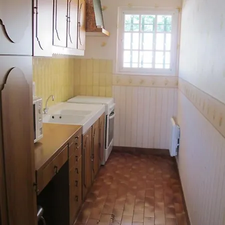 Beau F2 Vue Mer Fermee Avec Piscine