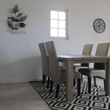 Beau F2 Vue Mer Fermee Avec Piscine Apartment *